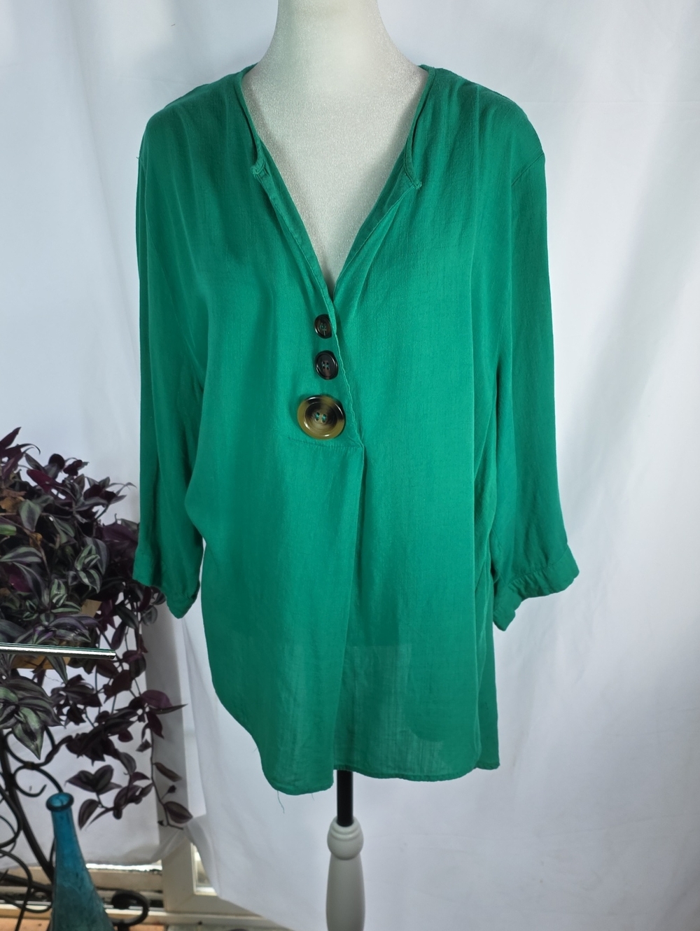 Relaxed Emerald Button-Accent Blouse